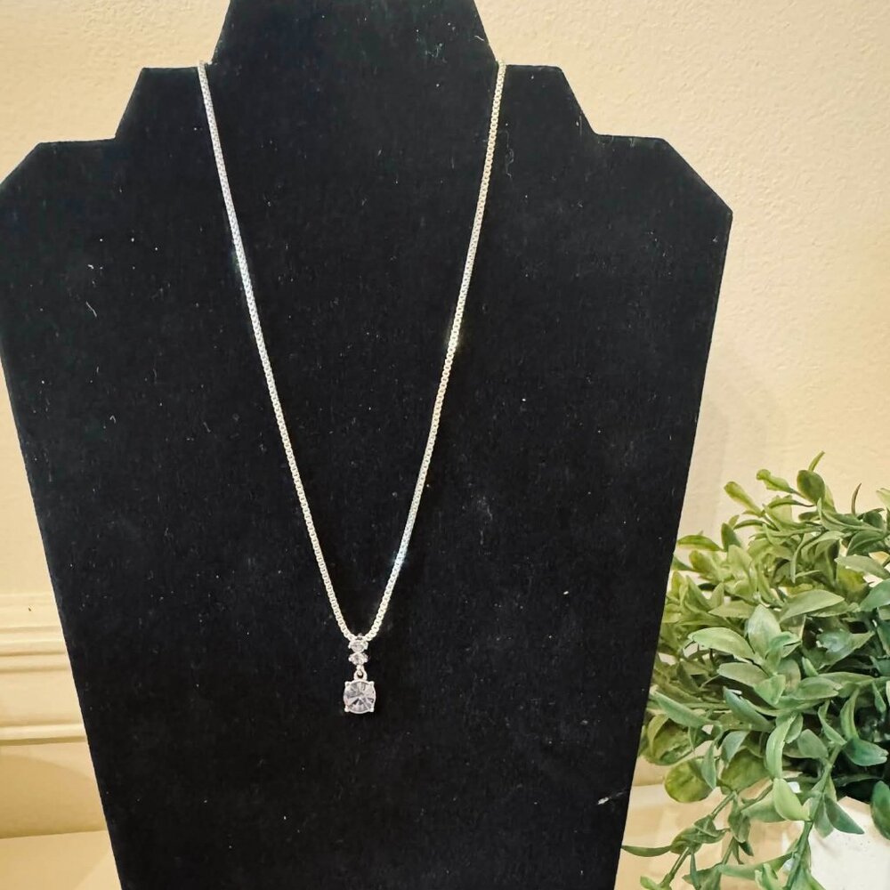 Silver Tone Dainty Drop Pendant Necklace